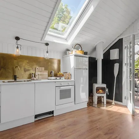 2 Bedroom Gorgeous In