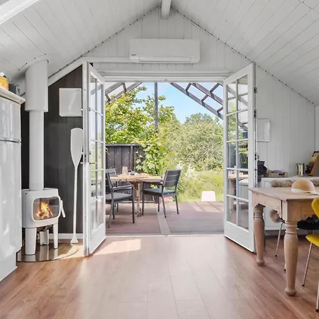 2 Bedroom Gorgeous In *